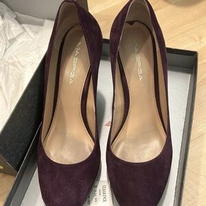 Via spiga suede heels